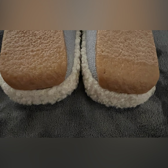 Rothy's Gray Slip-On Sherpa-Lined Mules with Cream Trim, NWOT-No Box! Size 9. - Picture 12 of 16
